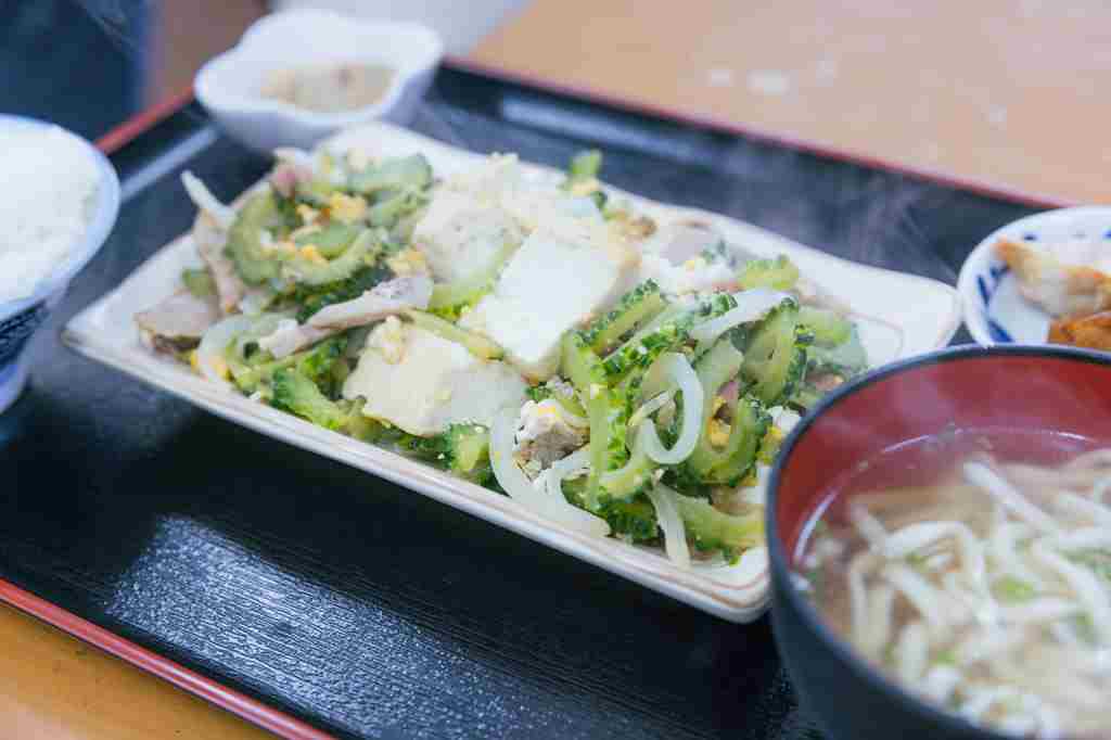 沖縄ゴーヤチャンプルー定食の画像