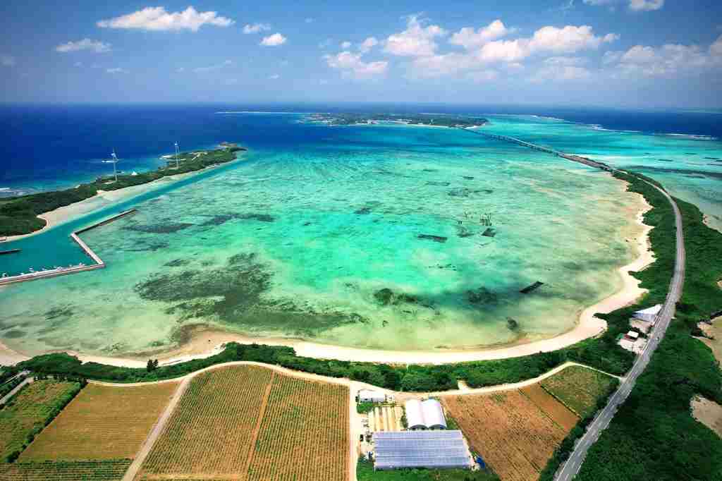 宮古島の非日常的な海の画像