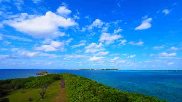 沖縄の梅雨の時期でもきれいな景色の画像