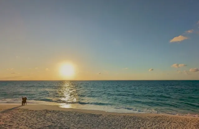 与那覇前浜ビーチの美しい夕日